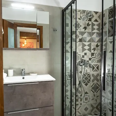 μορχέλα, ολόκληρο σπίτι! Mega Chorio